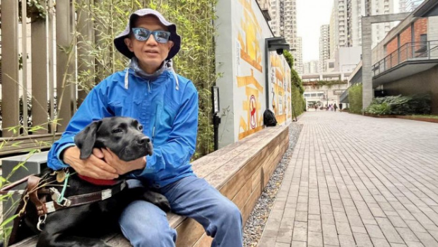 曾建平致力为罕见病病友争取权益,曾创办及领导多个病人组织。 曾建平致力为罕见病病友争取权益,曾创办及领导多个病人组织。