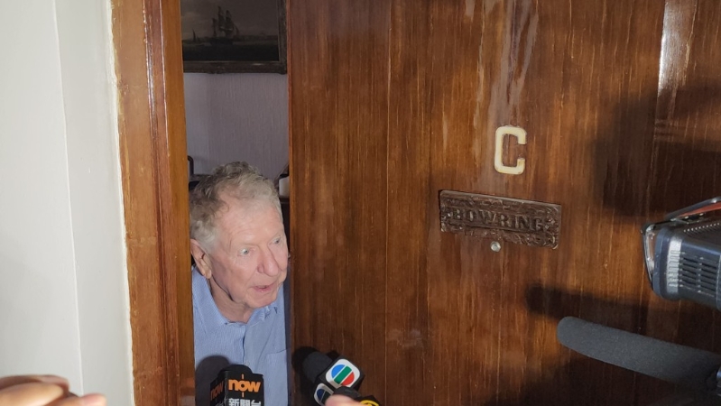 毛的丈夫应门称暂时不方便进行访问。 黎志伟摄 毛的丈夫应门称暂时不方便进行访问。 黎志伟摄