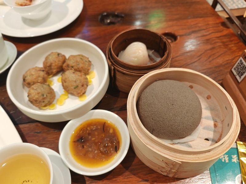 该名网民指所有点心也是即叫即蒸,保证热腾腾上桌 该名网民指所有点心也是即叫即蒸,保证热腾腾上桌