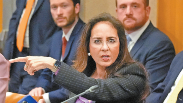 司法部助理司法部长迪隆透露,最近有约200名民权部门律师离职。她同时表示,正在寻求为该部门增加人员。 司法部助理司法部长迪隆透露,最近有约200名民权部门律师离职。她同时表示,正在寻求为该部门增加人员。