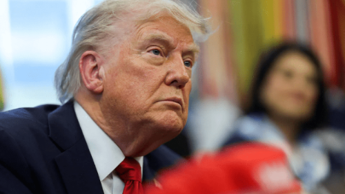 特朗普上任一百日不久,即遭民主党众议员提弹劾。 特朗普上任一百日不久,即遭民主党众议员提弹劾。