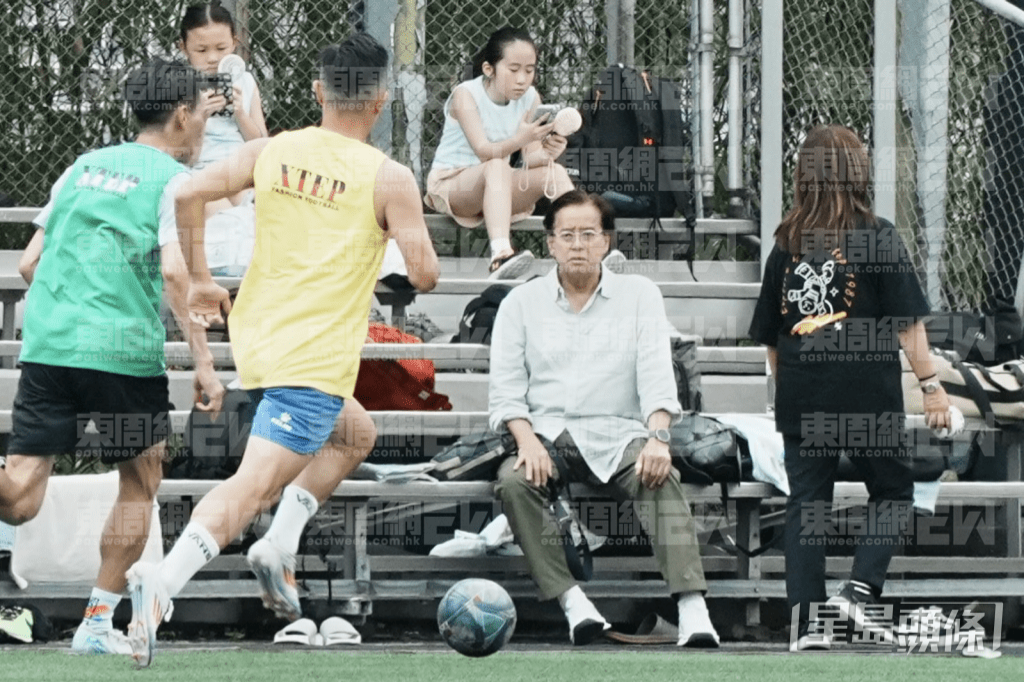 最新一期《东周刊》独家直击谭咏麟愁爆练波。《东周刊》图片 最新一期《东周刊》独家直击谭咏麟愁爆练波。《东周刊》图片