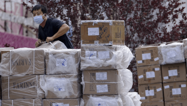 继美国之后,法国也宣布对中国小包裹“下手”。 继美国之后,法国也宣布对中国小包裹“下手”。