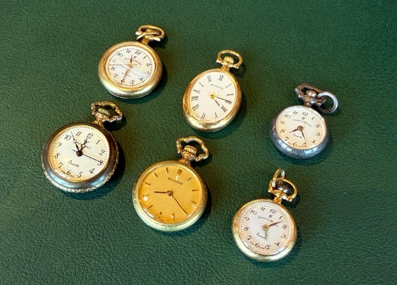 李兆基日常随身携带的怀表及其他私人珍藏及真迹将首次公开展出, 缅怀李兆基的生活点滴。 李兆基日常随身携带的怀表及其他私人珍藏及真迹将首次公开展出, 缅怀李兆基的生活点滴。