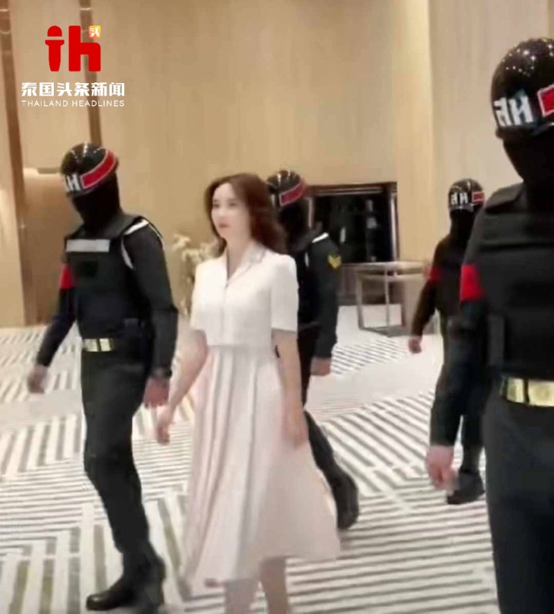 由军警护送 由军警护送