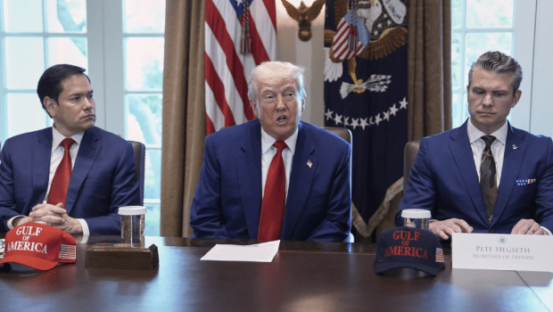 在当今以特朗普核心圈为权力重心的美国官场,沃尔兹“外放”驻联合国,无疑是大降级。 在当今以特朗普核心圈为权力重心的美国官场,沃尔兹“外放”驻联合国,无疑是大降级。