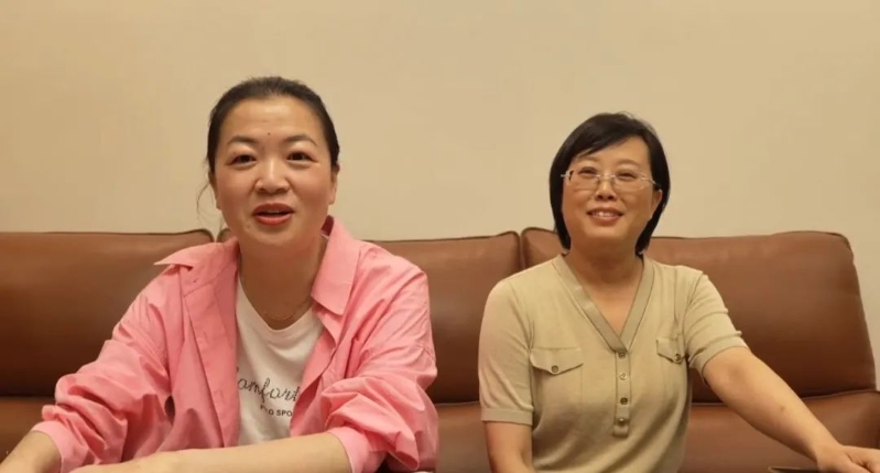 王女士与同伴在借宿家中 王女士与同伴在借宿家中