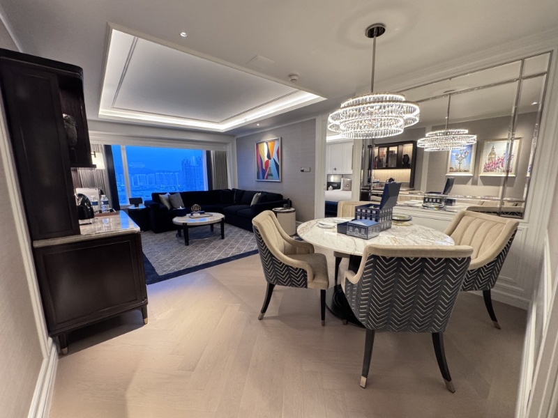 伦敦人名汇今年2月才正式开幕,这次试住的是有83平方米的一房式的查尔斯套房。 伦敦人名汇今年2月才正式开幕,这次试住的是有83平方米的一房式的查尔斯套房。