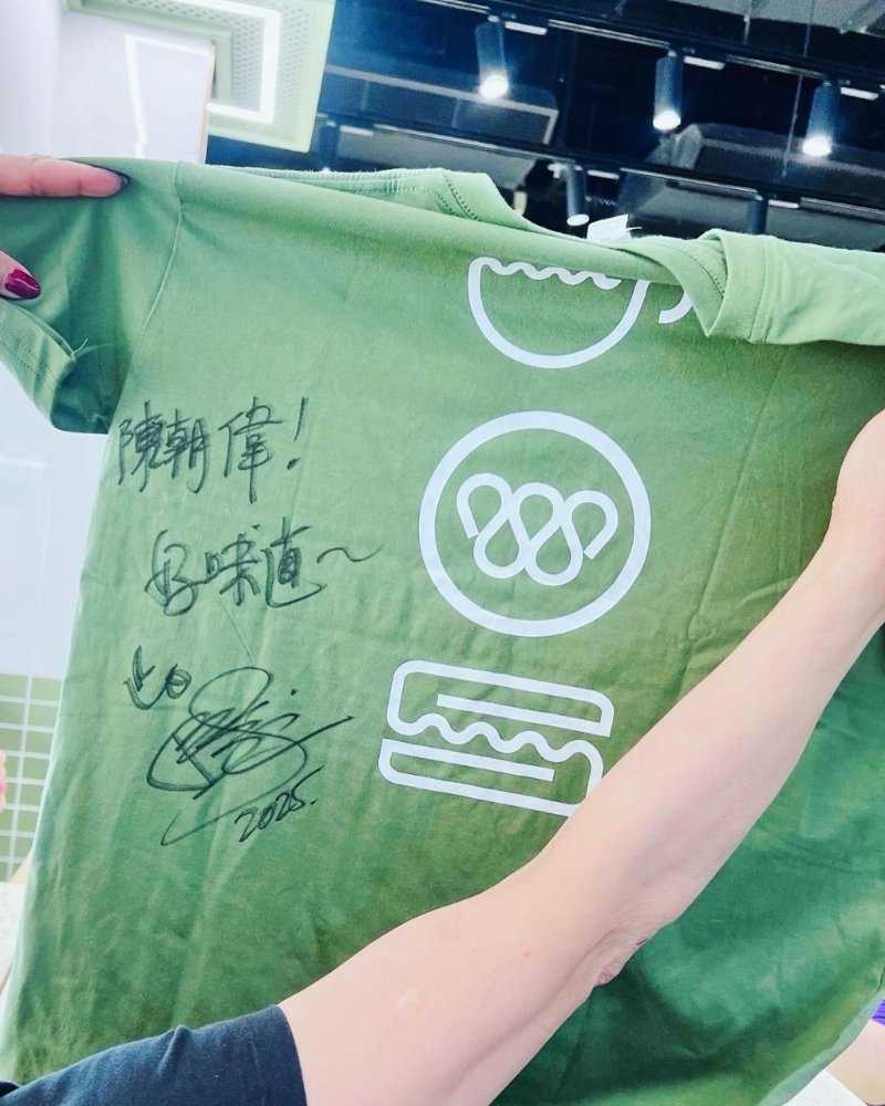 陈奕迅亦有签名留念,表现相当亲民。(图片来源:永顺食店) 陈奕迅亦有签名留念,表现相当亲民。(图片来源:永顺食店)