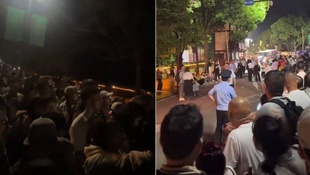 张家界2日发生“塞人”事件,逾千旅客深夜仍未能落山。 张家界2日发生“塞人”事件,逾千旅客深夜仍未能落山。