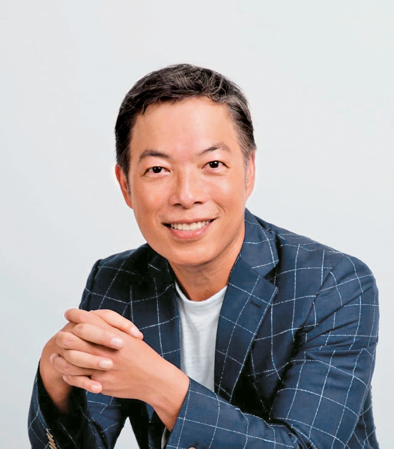 谭兆民——西九文化区管理局表演艺术行政总监、香港艺术行政人员协会董事 谭兆民——西九文化区管理局表演艺术行政总监、香港艺术行政人员协会董事