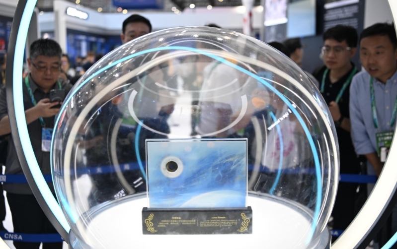 美国两所获借月壤的大学,研究将不获太空总署资助。 新华社.jpg 美国两所获借月壤的大学,研究将不获太空总署资助。 新华社.jpg