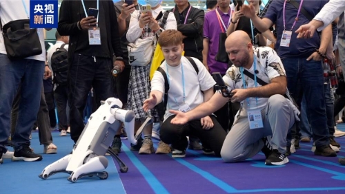 第137届广交会昨闭幕,现场意向出口成交254.4亿美元。 第137届广交会昨闭幕,现场意向出口成交254.4亿美元。