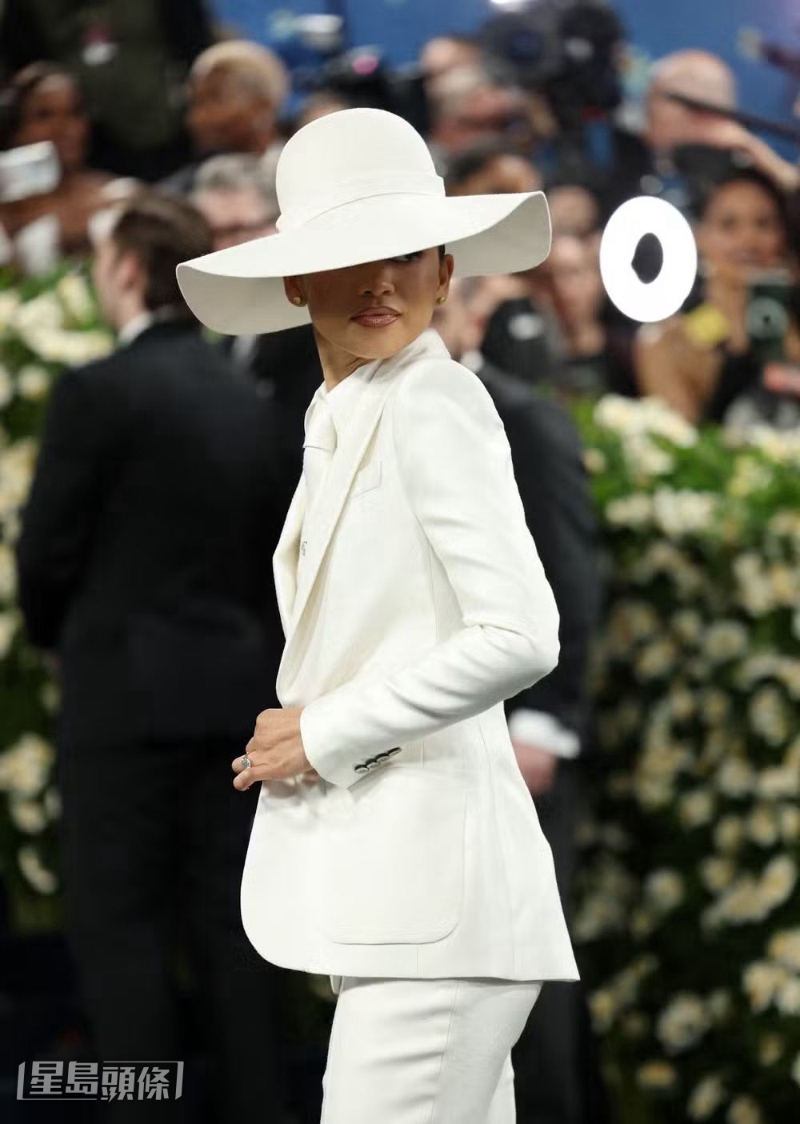 《幕府将军》金球视后泽井杏奈与Zendaya由头到脚撞晒衫。 《幕府将军》金球视后泽井杏奈与Zendaya由头到脚撞晒衫。