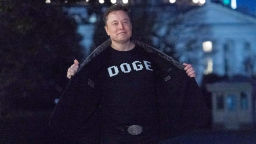 马斯克即将卸下其在美国政府效率部特别政府雇员的职务,坦言不后悔进入这个组织。 马斯克即将卸下其在美国政府效率部特别政府雇员的职务,坦言不后悔进入这个组织。