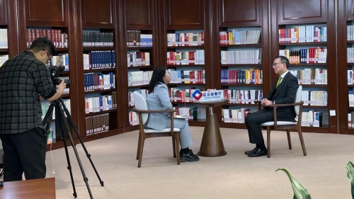 林定国总结为国际化、高水平、信誉好3个优势,使香港成为超级联系人。 林定国FB图片 林定国总结为国际化、高水平、信誉好3个优势,使香港成为超级联系人。 林定国FB图片