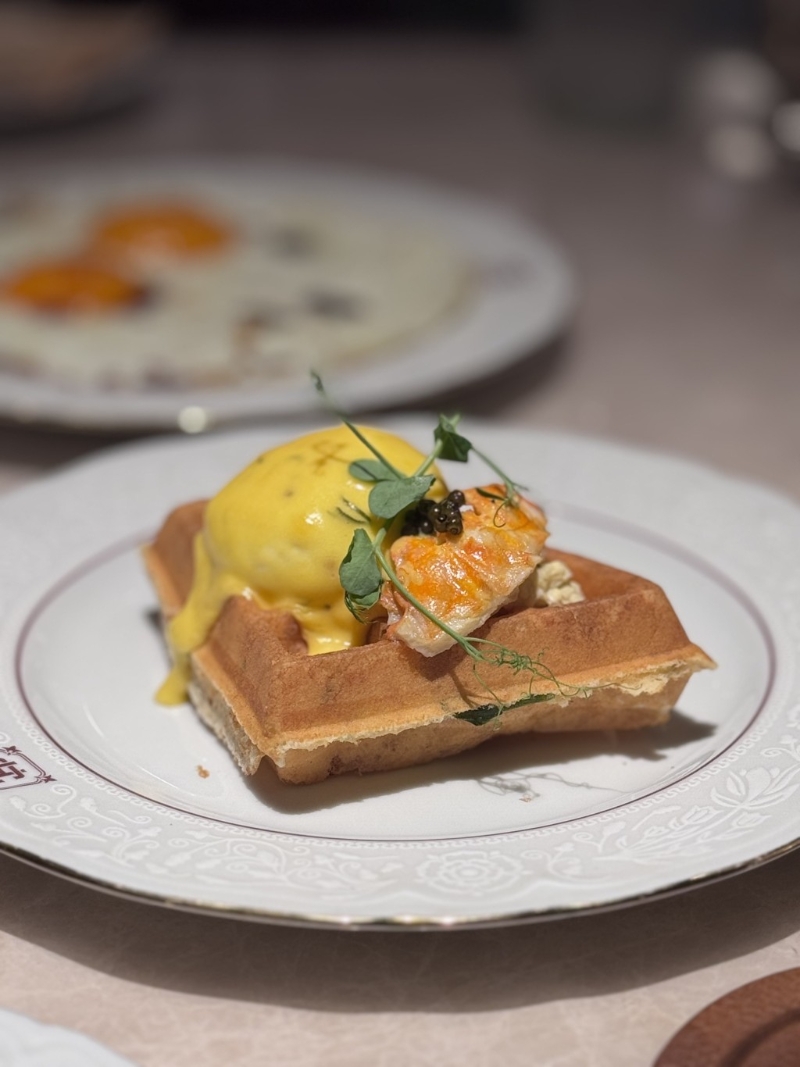 鱼子酱龙虾雪蟹窝夫 鱼子酱龙虾雪蟹窝夫