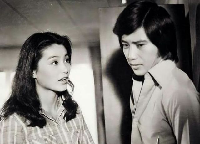 秦汉昔日是台湾的当红小生,曾与林青霞拍摄多部电影,两人更有一段情。 秦汉昔日是台湾的当红小生,曾与林青霞拍摄多部电影,两人更有一段情。