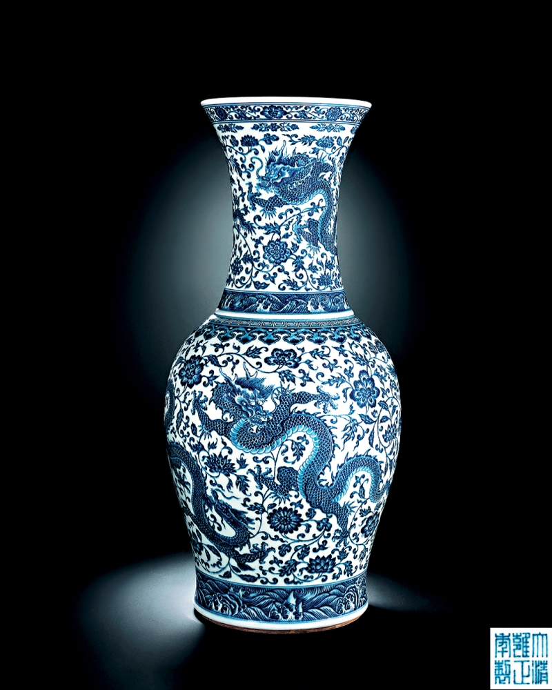 清雍正 青花穿花龙纹大凤尾尊 “大清雍正年制” 成交价:1,920万港元 清雍正 青花穿花龙纹大凤尾尊 “大清雍正年制” 成交价:1,920万港元