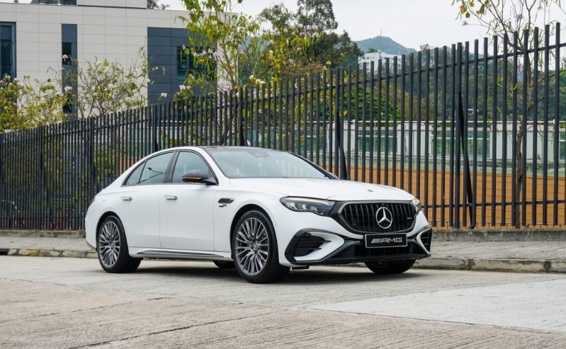 充电混能奔驰Mercedes-AMG E 53 HYBRID 4MATIC+本地试驾:高性能AMG E 53 HYBRID 4MATIC+的跃动型态自然有别标准版E-Class。 充电混能奔驰Mercedes-AMG E 53 HYBRID 4MATIC+本地试驾:高性能AMG E 53 HYBRID 4MATIC+的跃动型态自然有别标准版E-Class。