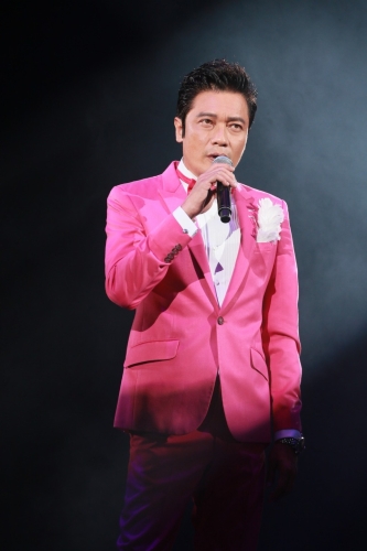 罗嘉良返港表演。 罗嘉良返港表演。