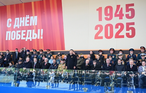 当地时间5月9日,俄罗斯举行盛大庆典,纪念苏联伟大卫国战争胜利80周年。国家主席习近平和来自世界20多个国家及国际组织领导人应邀出席庆典。新华社1 当地时间5月9日,俄罗斯举行盛大庆典,纪念苏联伟大卫国战争胜利80周年。国家主席习近平和来自世界20多个国家及国际组织领导人应邀出席庆典。新华社1