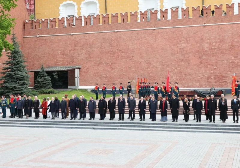 各国领导人集体合影留念。 各国领导人集体合影留念。