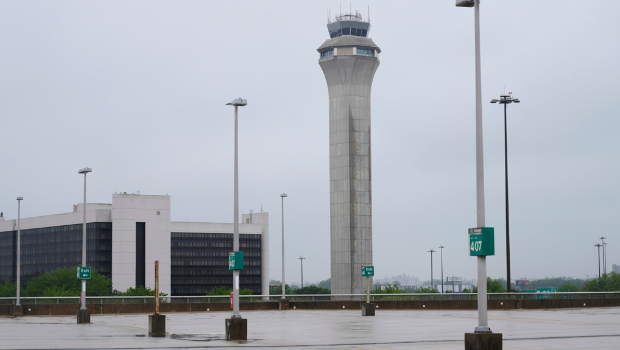 纽约重要机场塔台又断讯! 纽约重要机场塔台又断讯!