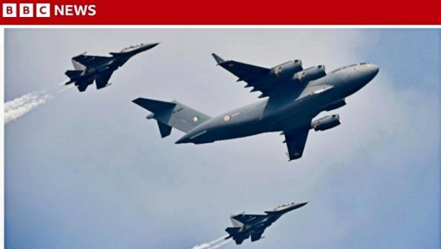 印军战斗机伴随运输机飞行 印军战斗机伴随运输机飞行