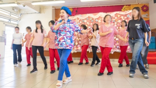 惩教署办活动让青少年在囚人士为母亲献心意 惩教署办活动让青少年在囚人士为母亲献心意