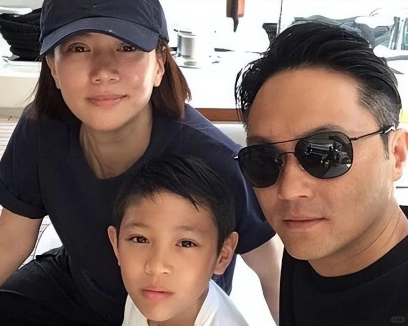 张慕童自小已长得很俊俏。 张慕童自小已长得很俊俏。