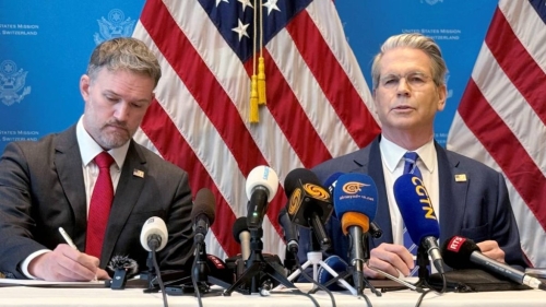 贝森特召开记者会 贝森特召开记者会