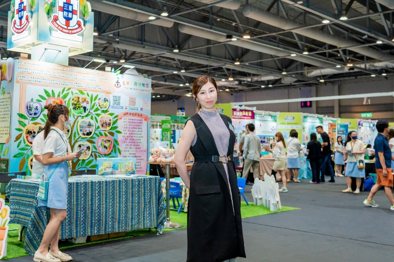 星岛新闻集团作为协办机构,星岛新闻集团广告及业务发展部执行副总经理苏美芳女士希望携手推动香港学校展区,期望向大湾区以至海外国际展示香港教育优势。 星岛新闻集团作为协办机构,星岛新闻集团广告及业务发展部执行副总经理苏美芳女士希望携手推动香港学校展区,期望向大湾区以至海外国际展示香港教育优势。