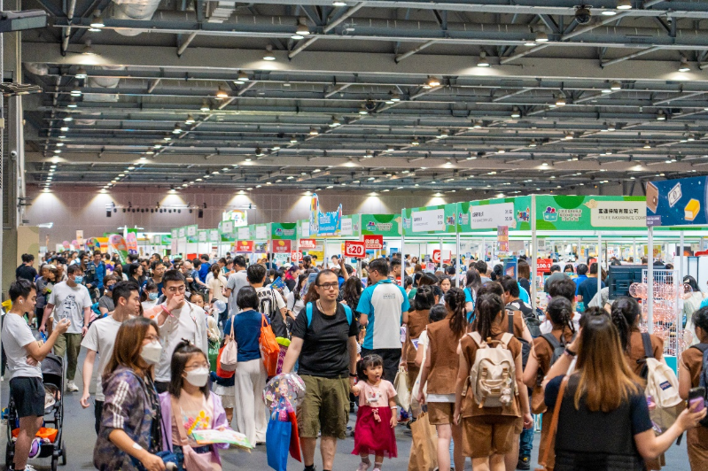 今届大会提倡以AI、VR等教育科技辅助阅读,更有丰富玩乐元素,以游戏激发小朋友创意思维。 今届大会提倡以AI、VR等教育科技辅助阅读,更有丰富玩乐元素,以游戏激发小朋友创意思维。