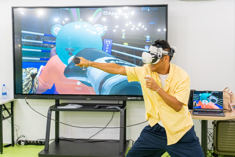 “VR游戏区”将有多项刺激好玩的VR游戏,让大人小朋友置身其中,启发想象力。 “VR游戏区”将有多项刺激好玩的VR游戏,让大人小朋友置身其中,启发想象力。