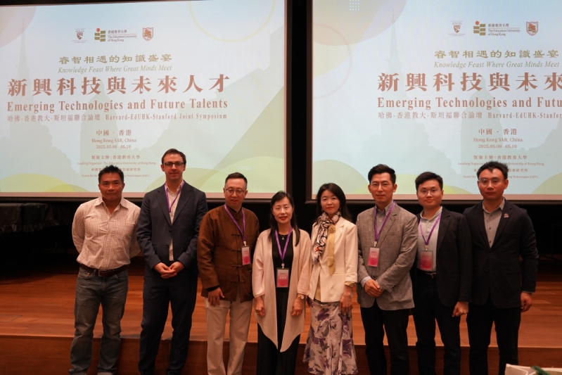 高影响力国际期刊论文发表工作坊的编辑们与郑美红副校长合影留念 高影响力国际期刊论文发表工作坊的编辑们与郑美红副校长合影留念