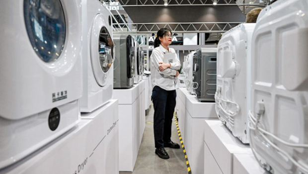 外贸企业对会谈结果不敢太乐观,仍要分散市场避免风险。 外贸企业对会谈结果不敢太乐观,仍要分散市场避免风险。