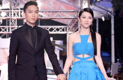 和邓紫棋闹翻分手N年! 和邓紫棋闹翻分手N年!