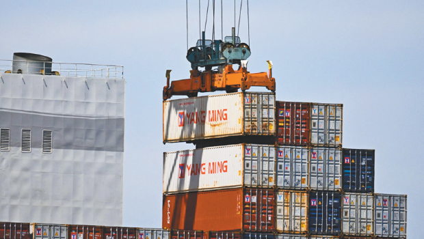 过去几个月间,西岸港口的货物进口量起伏不定 过去几个月间,西岸港口的货物进口量起伏不定