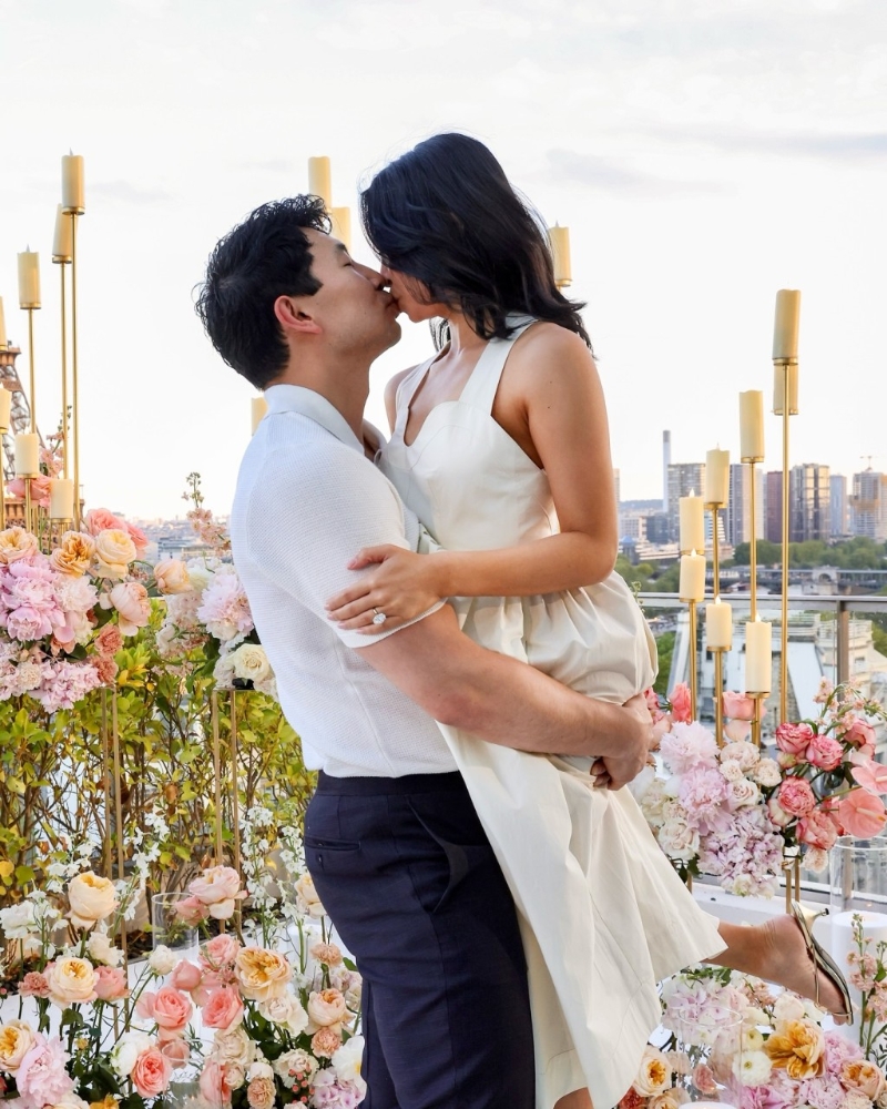 刘思慕宣布求婚成功。 刘思慕宣布求婚成功。