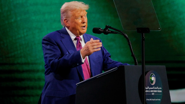 特朗普正于中东与沙特阿拉伯、阿联酋和卡塔尔官员举行会晤。 特朗普正于中东与沙特阿拉伯、阿联酋和卡塔尔官员举行会晤。