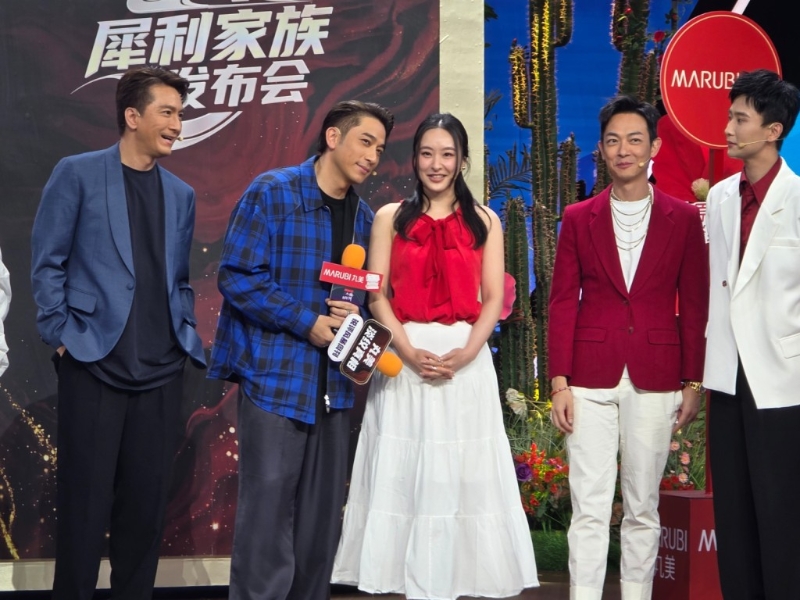 《执法者们》热度高企,一众主演到珠海宣传。 《执法者们》热度高企,一众主演到珠海宣传。