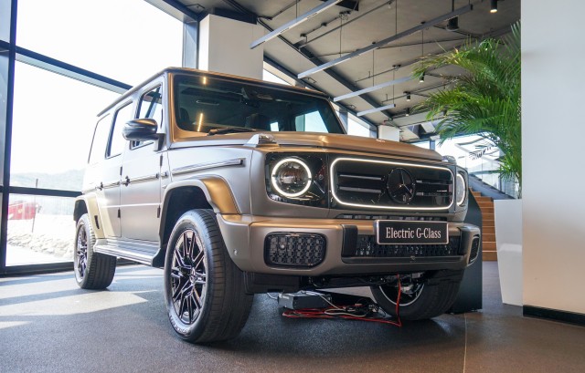 AMG运动套件配发光黑面罩 AMG运动套件配发光黑面罩