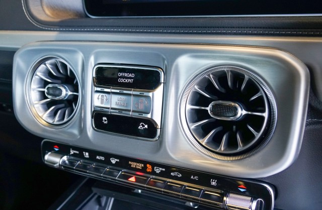 独立控制四马达驱动 4.7秒加速破百 独立控制四马达驱动 4.7秒加速破百