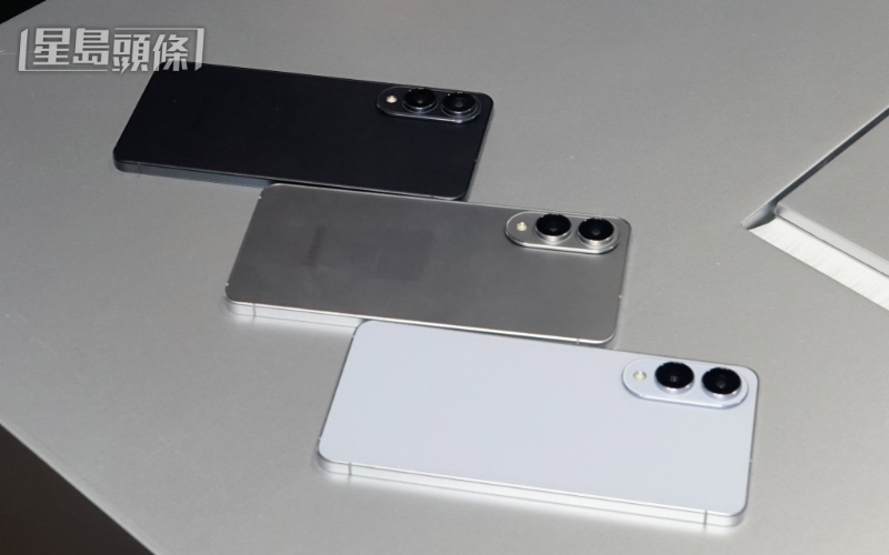 Galaxy S25 Edge备有黑、银及蓝3种钛金属色。 Galaxy S25 Edge备有黑、银及蓝3种钛金属色。