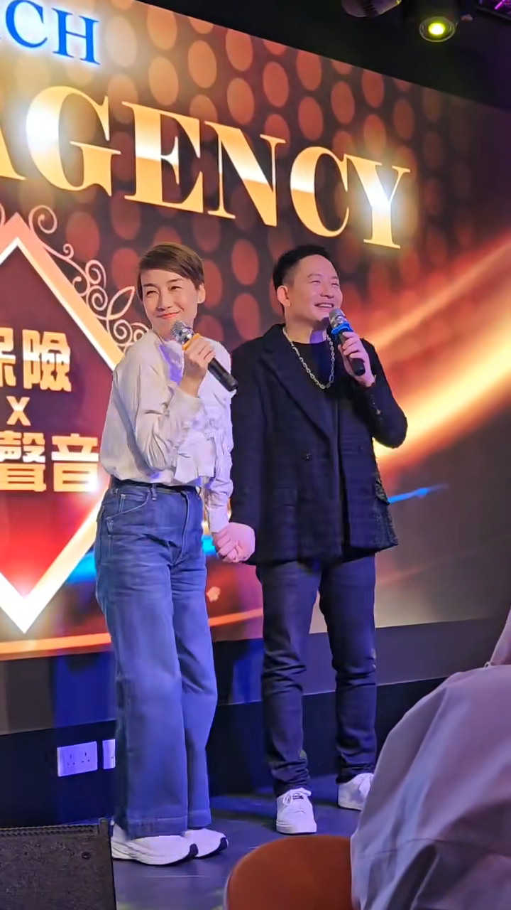 江美仪尽展少女心立即心心眼。 江美仪尽展少女心立即心心眼。