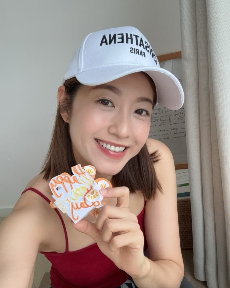 陈自瑶晒女儿自制的母亲节礼物。 陈自瑶晒女儿自制的母亲节礼物。