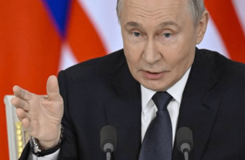 克里姆林宫周三发布总统令,列明出席伊斯坦堡会谈的俄罗斯代表团成员,当其不见普京名字。法新社 克里姆林宫周三发布总统令,列明出席伊斯坦堡会谈的俄罗斯代表团成员,当其不见普京名字。法新社