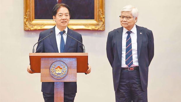 左起为赖清德、台积电董事长魏哲家。 左起为赖清德、台积电董事长魏哲家。