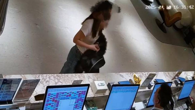 王女不断以房间不洁令其皮肤过敏为由,逼酒店退回房费。大象新闻 王女不断以房间不洁令其皮肤过敏为由,逼酒店退回房费。大象新闻